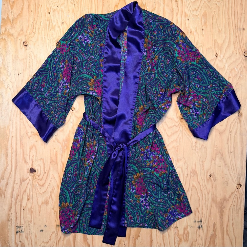 Vintage Victoria’s Secret Gold Label Paisley Robe One Size Purple Floral Kimono